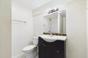 8501 Linder Ct, Skokie, IL 60077 - Photo 31