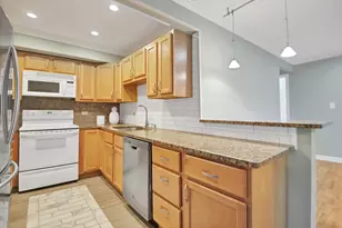 1783 W Algonquin Rd, Mount Prospect, IL 60056 - Photo 3