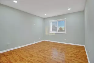 1783 W Algonquin Rd, Mount Prospect, IL 60056 - Photo 9