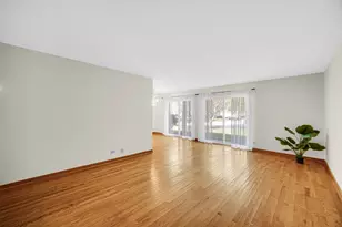 235 Blossom Ct, Buffalo Grove, IL 60089 - Photo 5