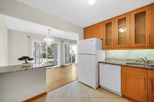 235 Blossom Ct, Buffalo Grove, IL 60089 - Photo 7
