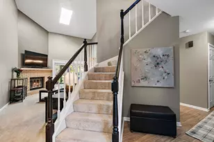 1606 Cypress Ct, Hoffman Estates, IL 60169 - Photo 5