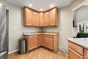 1606 Cypress Ct, Hoffman Estates, IL 60169 - Photo 17