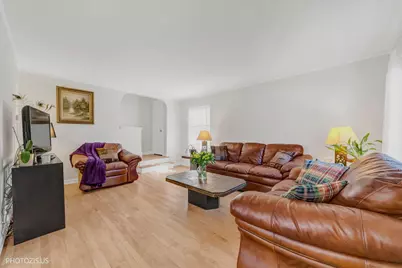 8217 Laramie Avenue, Skokie, IL 60077 - Photo 3