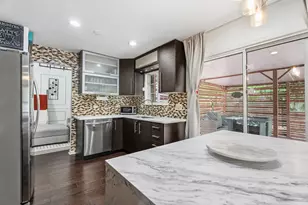 568 Cambridge Dr, Grayslake, IL 60030 - Photo 5