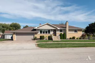 5858 W 82nd St, Burbank, IL 60459 - Photo 1