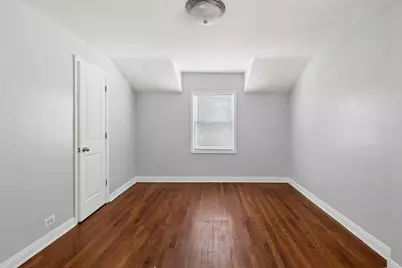 10107 S Paxton Avenue, Chicago, IL 60617 - Photo 9