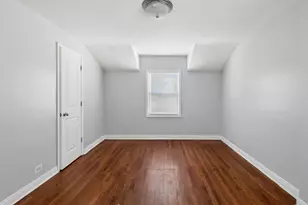 10107 S Paxton Ave, Chicago, IL 60617 - Photo 9