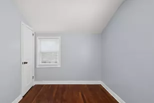 10107 S Paxton Ave, Chicago, IL 60617 - Photo 7