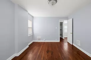 10107 S Paxton Ave, Chicago, IL 60617 - Photo 15