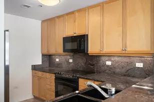 130 N Garland Ct, Chicago, IL 60602 - Photo 11