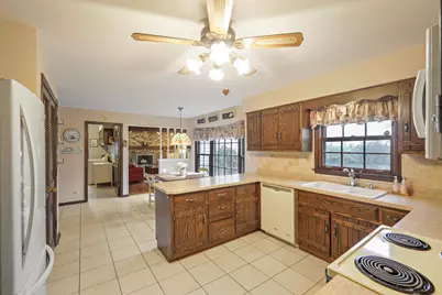 311 Clearbrook Court, Schaumburg, IL 60193 - Photo 9