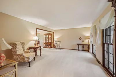 311 Clearbrook Court, Schaumburg, IL 60193 - Photo 5