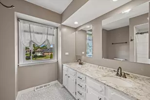 613 Glenn Ct, Schaumburg, IL 60193 - Photo 31