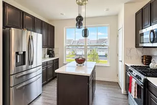 2701 Martini St, Mundelein, IL 60060 - Photo 5