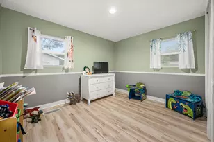 1323 Vienna Blvd, Dekalb, IL 60115 - Photo 13