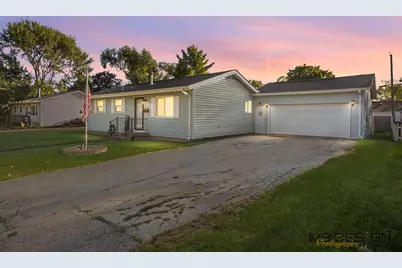 1323 Vienna Boulevard, Dekalb, IL 60115 - Photo 1