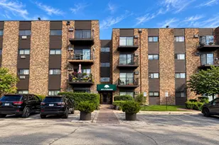 8970 N Parkside Ave, Des Plaines, IL 60016 - Photo 1