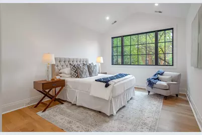1907 W Cuyler Avenue, Chicago, IL 60613 - Photo 25