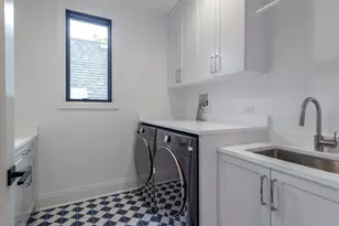 1907 W Cuyler Ave, Chicago, IL 60613 - Photo 31