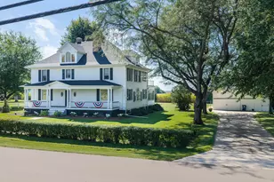 704 E Thompson St, Princeton, IL 61356 - Photo 3