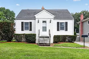 123 S Ellyn Ave, Glen Ellyn, IL 60137 - Photo 1