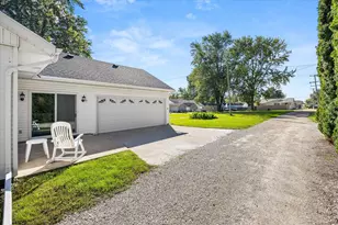 505 2nd St, Mendota, IL 61342 - Photo 33