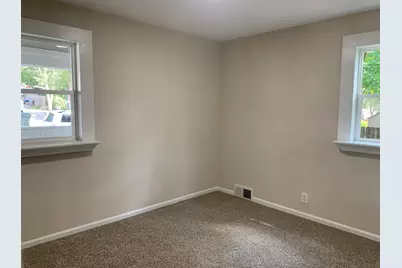 949 Harriet Avenue, Aurora, IL 60505 - Photo 9