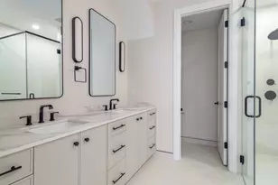 1625 W Julian St, Chicago, IL 60622 - Photo 15