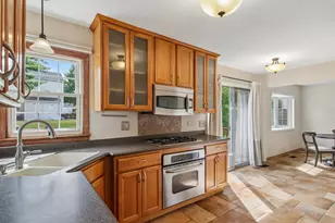 1S731 Sheffield Ln, Warrenville, IL 60555 - Photo 11