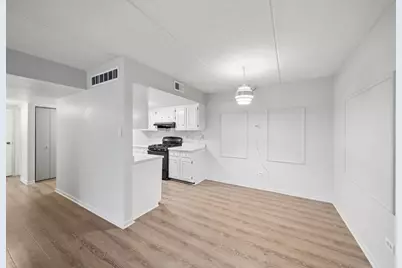 8025 Woodglen Lane #403, Downers Grove, IL 60516 - Photo 9