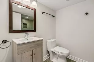 4731 N Kilbourn Ave, Chicago, IL 60630 - Photo 29