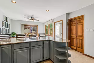 4731 N Kilbourn Ave, Chicago, IL 60630 - Photo 13