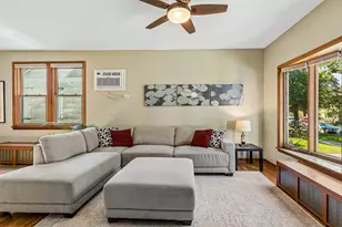 4731 N Kilbourn Ave, Chicago, IL 60630 - Photo 3