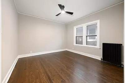 2619 W Farwell Avenue, Chicago, IL 60645 - Photo 11