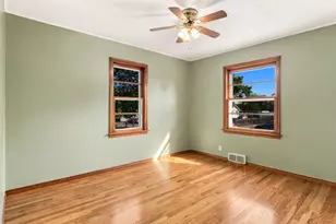 124 Riverside Dr, Montgomery, IL 60538 - Photo 9