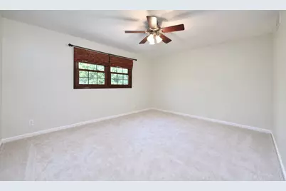 229 N Whispering Hills Drive, Naperville, IL 60540 - Photo 15