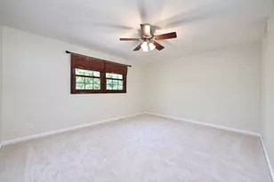 229 N Whispering Hills Dr, Naperville, IL 60540 - Photo 15