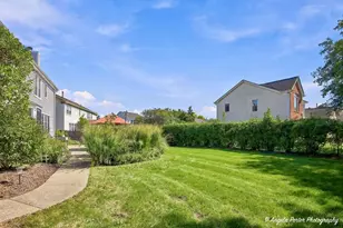 813 Walton Ln, Grayslake, IL 60030 - Photo 35