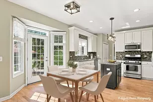 813 Walton Ln, Grayslake, IL 60030 - Photo 11