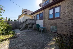 5226 W Wolfram St, Chicago, IL 60641 - Photo 5
