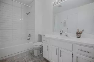 1069 Talbots Ln, Elk Grove Village, IL 60007 - Photo 21