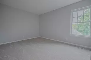 1069 Talbots Ln, Elk Grove Village, IL 60007 - Photo 15