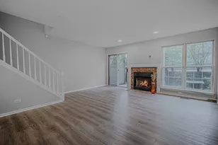 1069 Talbots Ln, Elk Grove Village, IL 60007 - Photo 9