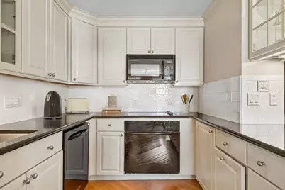 2626 N Lakeview Avenue #302, Chicago, IL 60614 - Photo 7