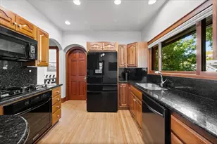 1626 Elmwood Ave, Wilmette, IL 60091 - Photo 11