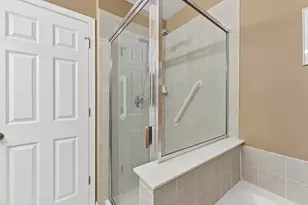 2410 Georgetown Cir, Aurora, IL 60503 - Photo 17
