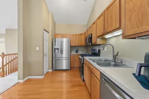 2410 Georgetown Cir, Aurora, IL 60503 - Photo 7