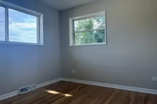 180 E Northwest Hwy, Des Plaines, IL 60016 - Photo 9