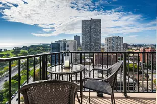 4170 N Marine Dr, Chicago, IL 60613 - Photo 15